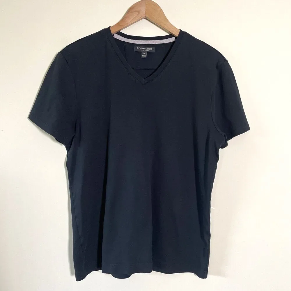Banana Republic Men's Luxury Touch V-Neck Black T-Shirt Sz Medium Cotton Casual